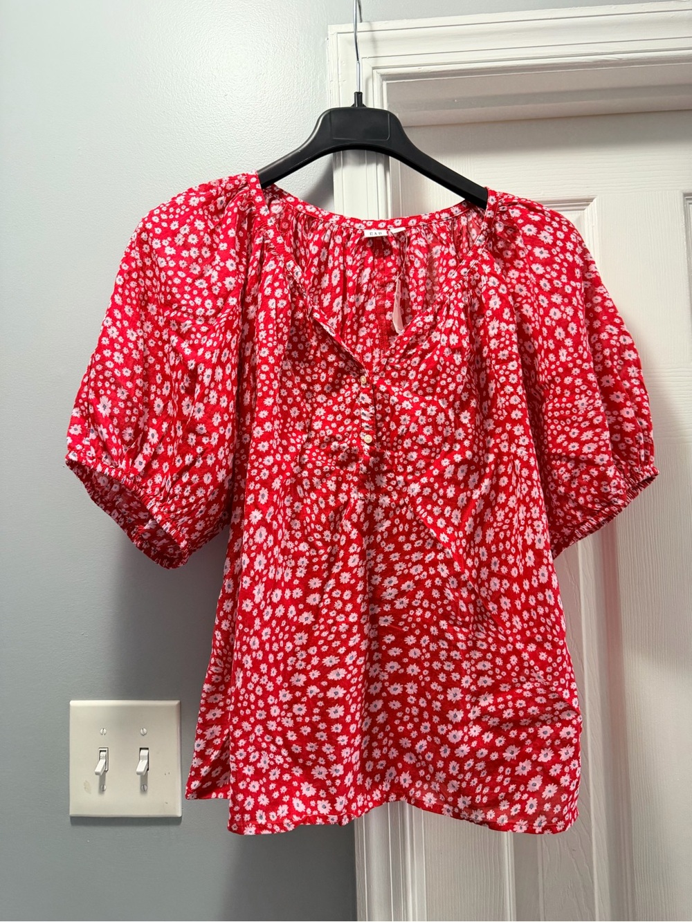 Gap red  Floral Puff short Sleeve Women’s Top casual blouse